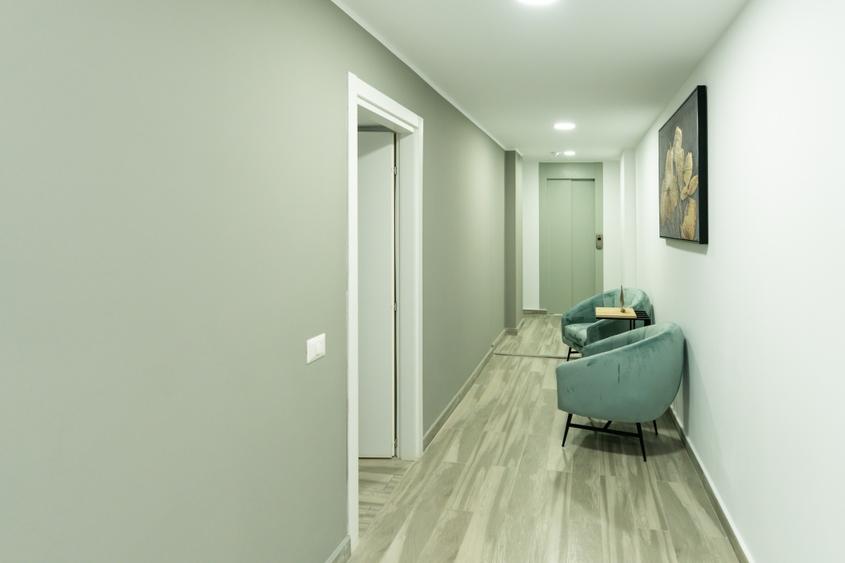 Apartament cu 3 camere semidecomandat în Olimp