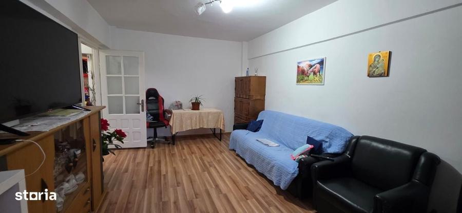 Apartament cu 3 camere decomandat în Orizont