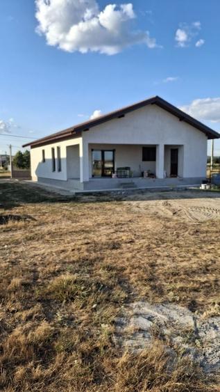 Casă cu 3 camere în Oșorhei