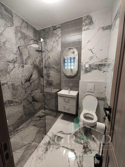 Casă individuală cu 5 camere cu Canalizare în Iris
