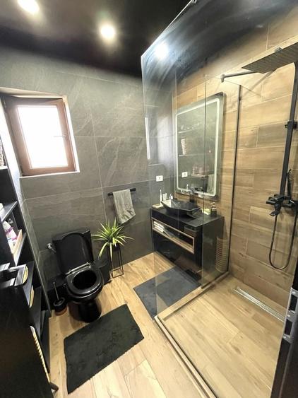 Apartament cu 3 camere decomandat în Fundeni