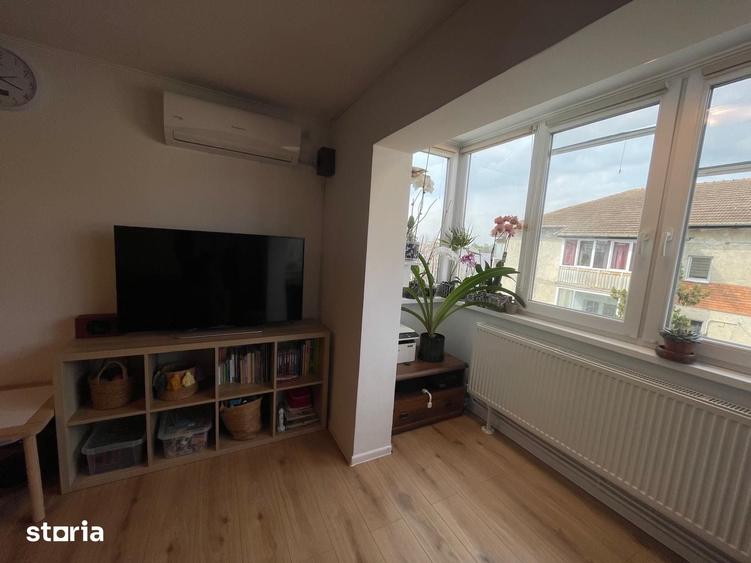 Apartament cu 2 camere semidecomandat în Girocului
