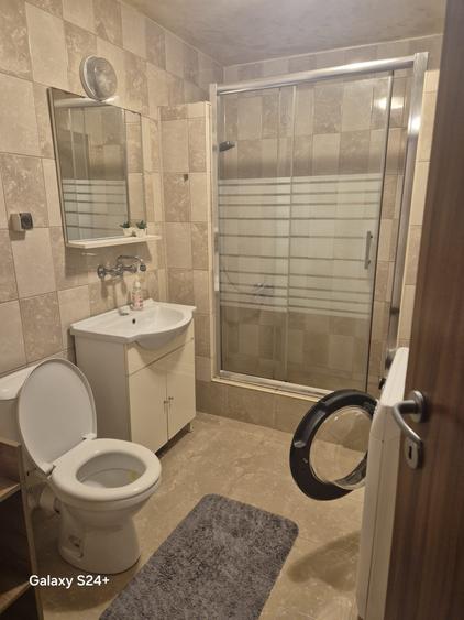 Apartament cu 2 camere semidecomandat în Florești