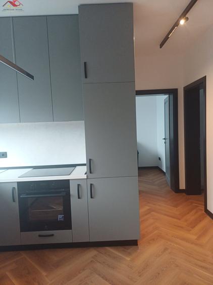 Apartament cu 3 camere decomandat în Turnișor