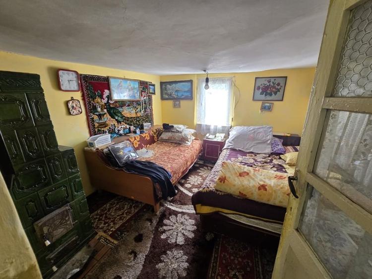 Casă individuală cu 2 camere cu Teren 3751 Mp în Hârsești