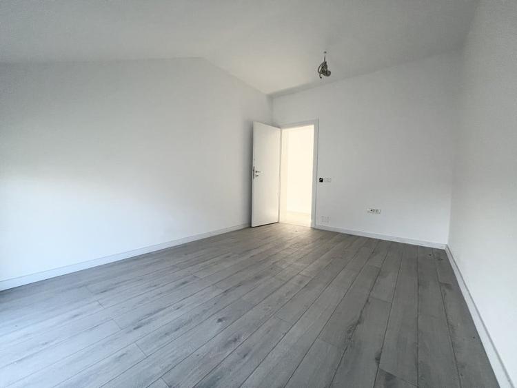 Duplex cu 5 camere cu Canalizare în Giarmata