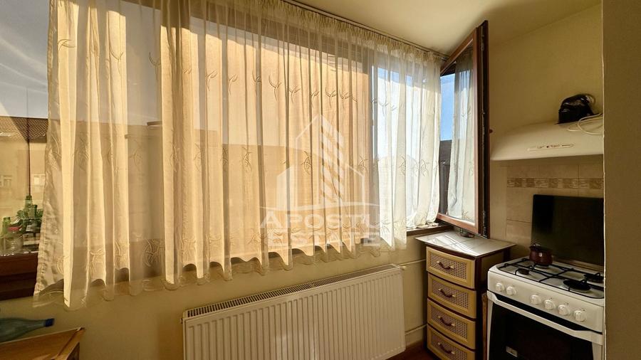 Apartament cu 3 camere decomandat în Soarelui