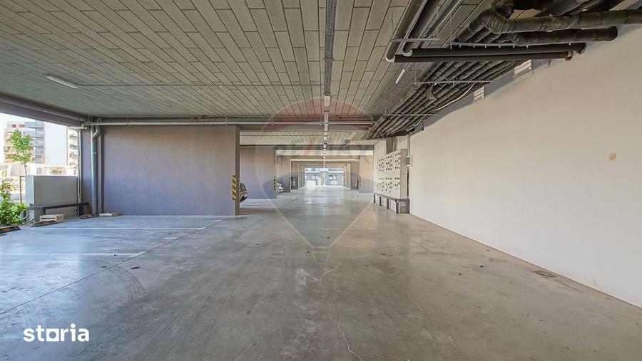 Apartament cu 3 camere, mobilat în Tractorul
