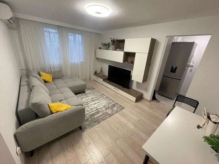 Apartament cu 3 camere semidecomandat în Eroii Revoluției