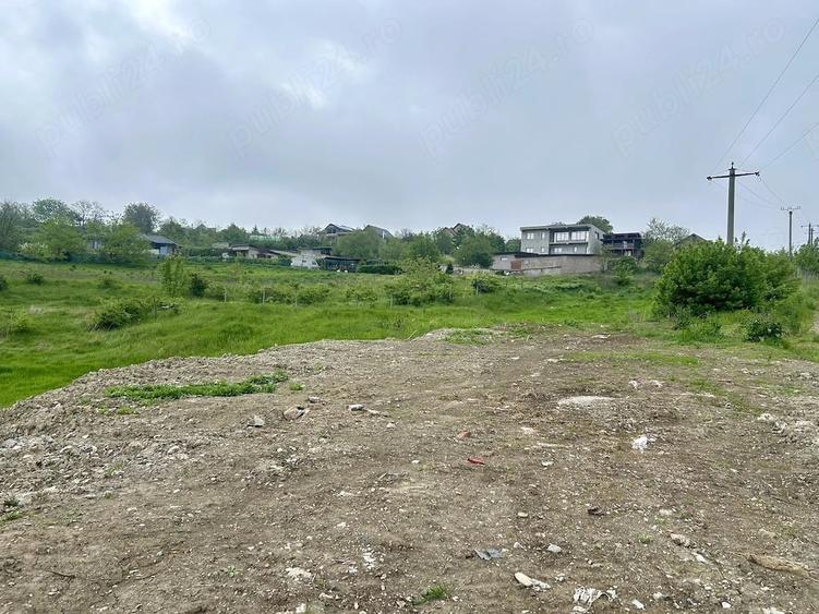 Teren de 5100 mp, în Aroneanu