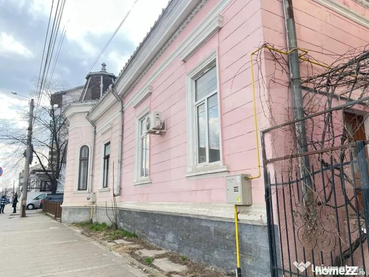 Casa de vanzare, in zona centrala Boto?ani - 1
