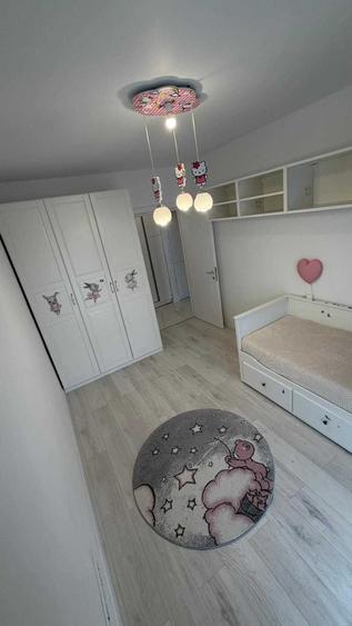 Apartament cu 3 camere decomandat în Vest