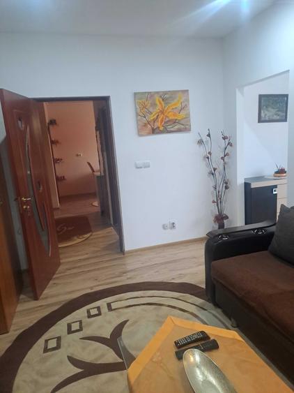 Apartament cu 2 camere semidecomandat în Florești