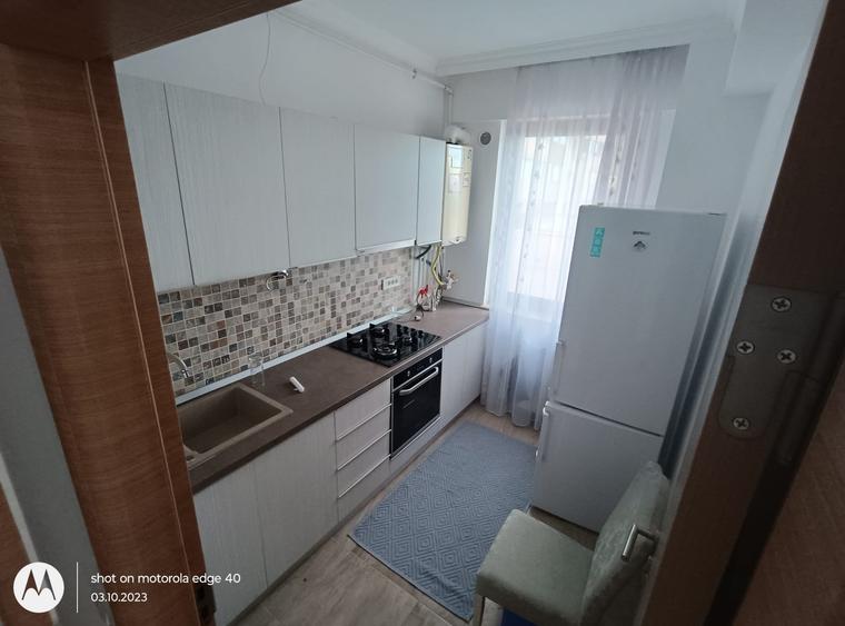 Apartament cu 3 camere decomandat, mobilat în Faleza Nord