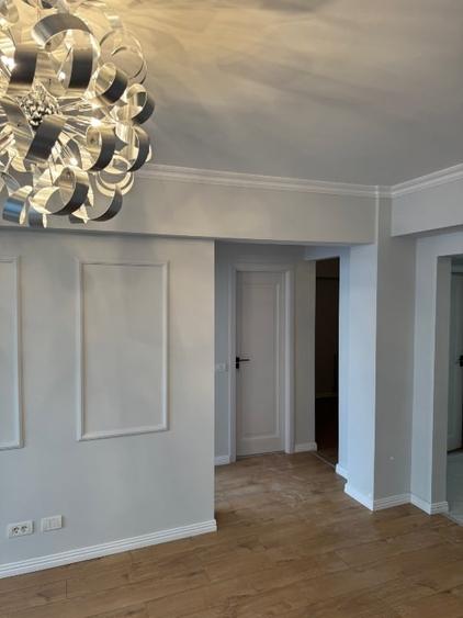 Apartament cu 3 camere semidecomandat în Cișmigiu