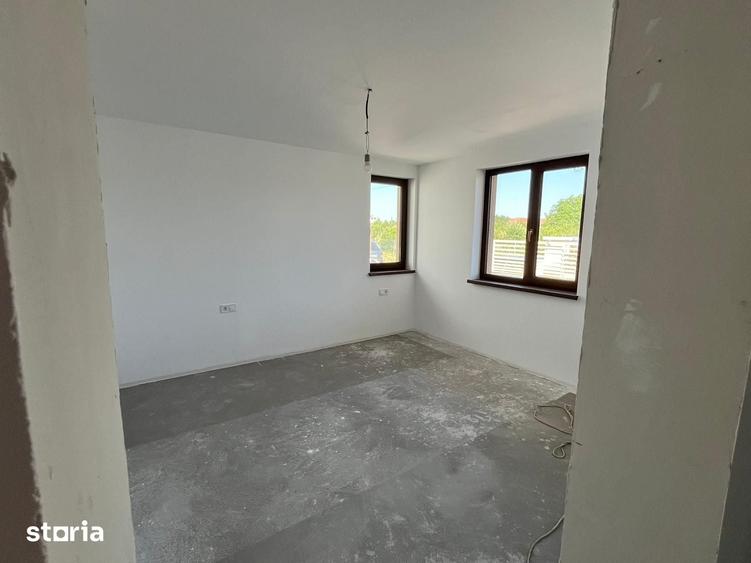 Casă cu 3 camere cu Teren 300 Mp în Sânmartin