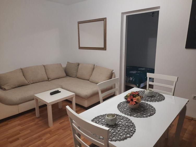 Apartament cu 2 camere nedecomandat în Central