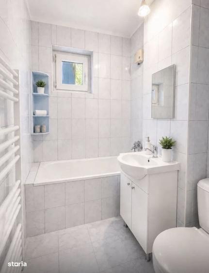 Apartament cu 3 camere decomandat în Lacul Tei