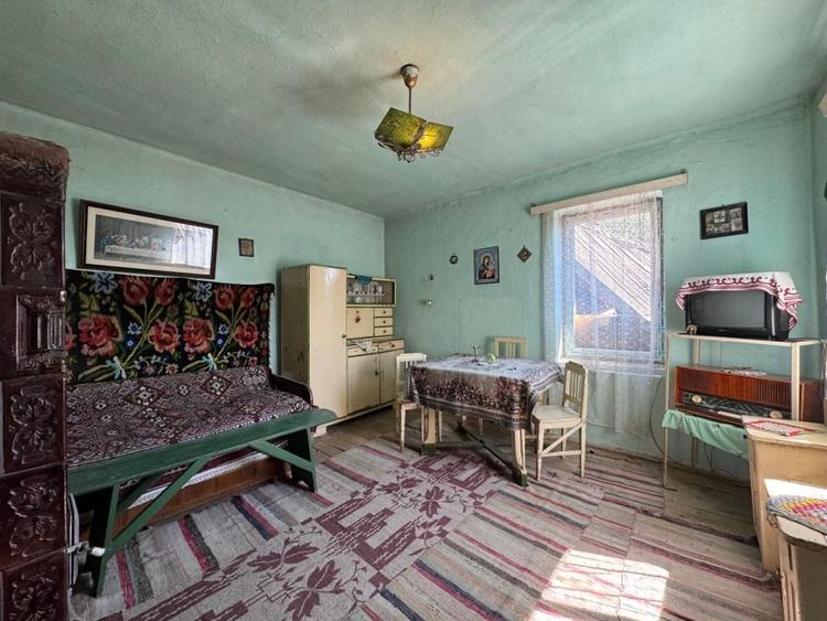 Casă individuală cu 4 camere cu Teren 390 Mp în Augustin