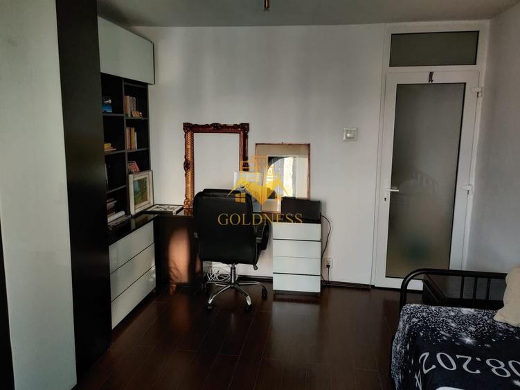 Apartament cu 4 camere decomandat, mobilat în Plopilor