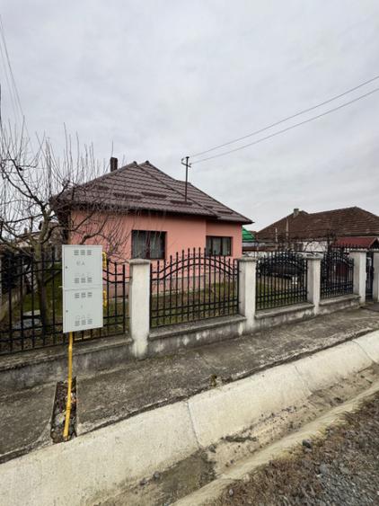 Casă cu 3 camere cu Teren 450 Mp în Lăpuș