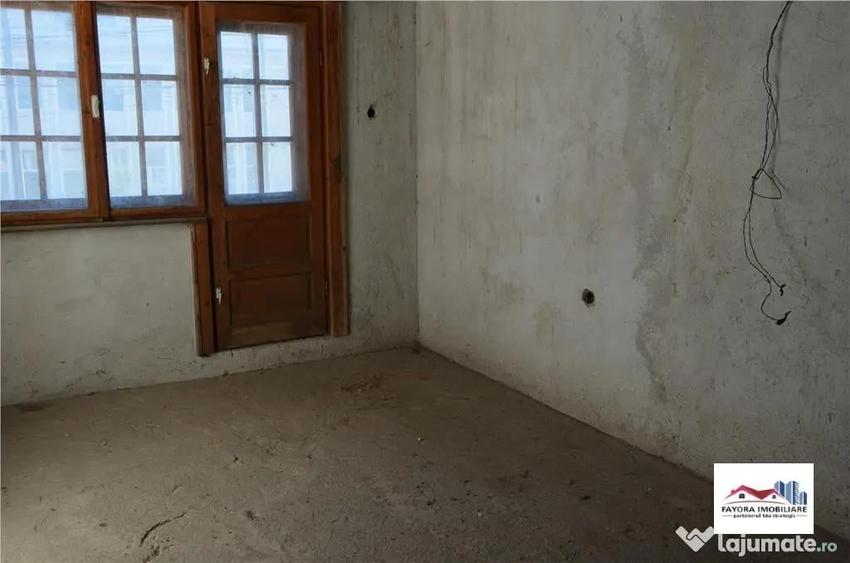 Casă cu 6 camere cu Teren 550 Mp în Târnăveni