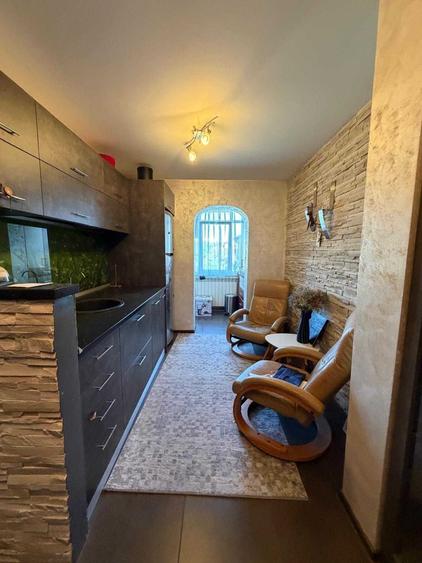 Apartament cu 3 camere decomandat în Alexandru cel Bun