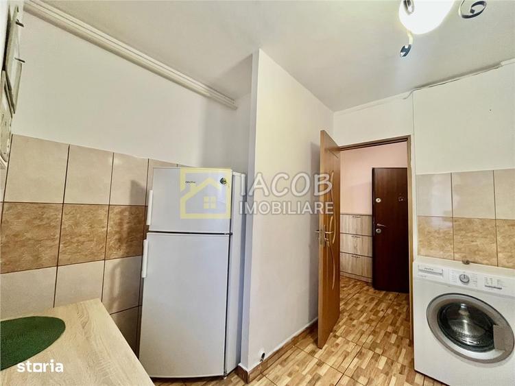 Apartament cu 2 camere semidecomandat, mobilat în Central
