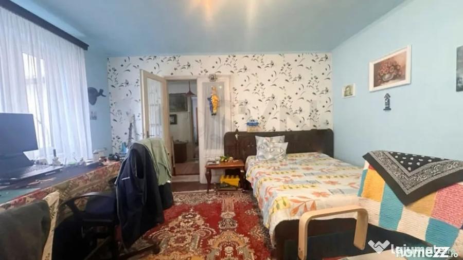 Casă cu 4 camere cu Teren 424 Mp în Polonă
