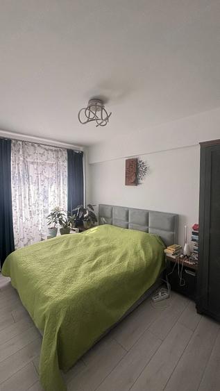 Apartament cu 3 camere decomandat în Ostroveni