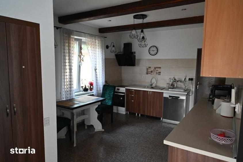 Casă cu 4 camere cu Teren 140 Mp în Central