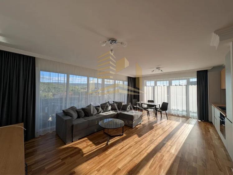Apartament cu 2 camere semidecomandat, mobilat în Sopor