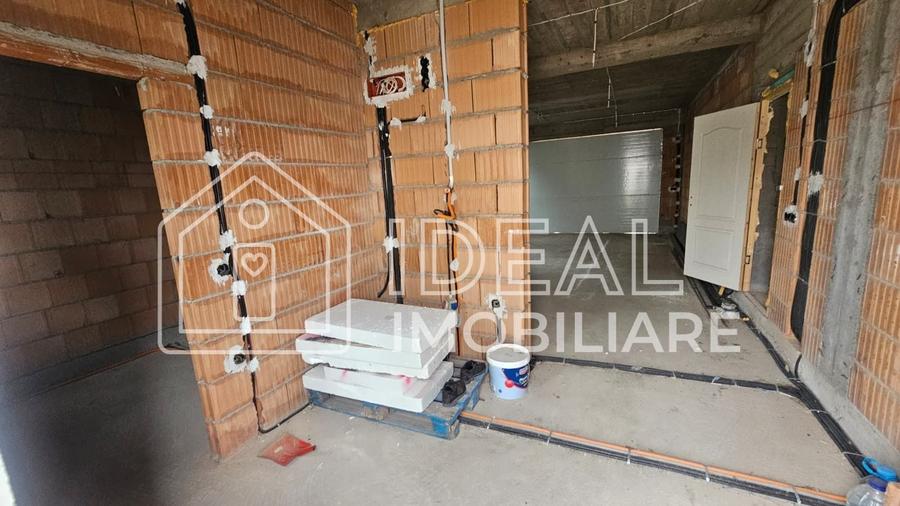 Casă individuală cu 4 camere cu Canalizare în Veterani