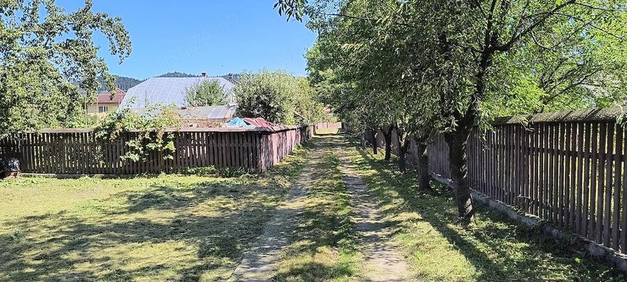 Casă cu Teren 1756 Mp în Central