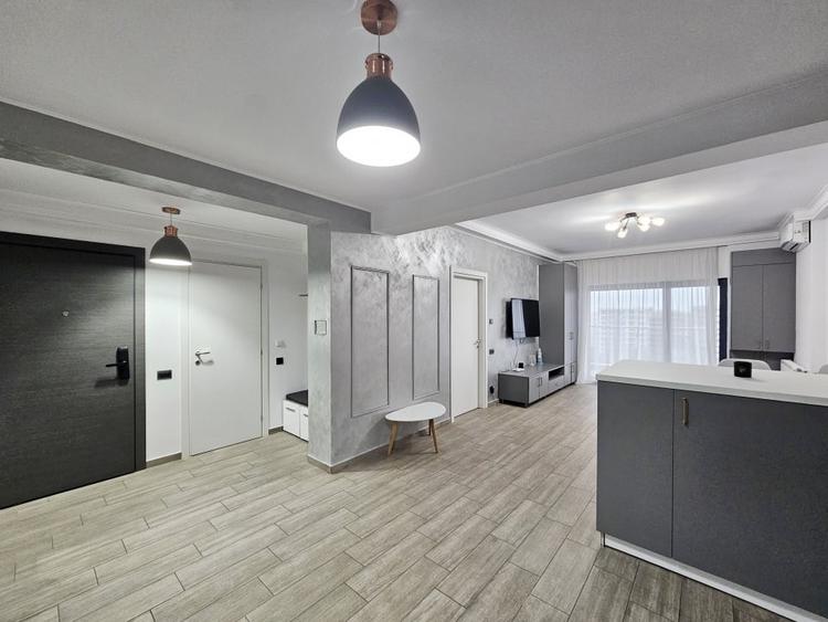 Apartament cu 2 camere decomandat, mobilat în Est