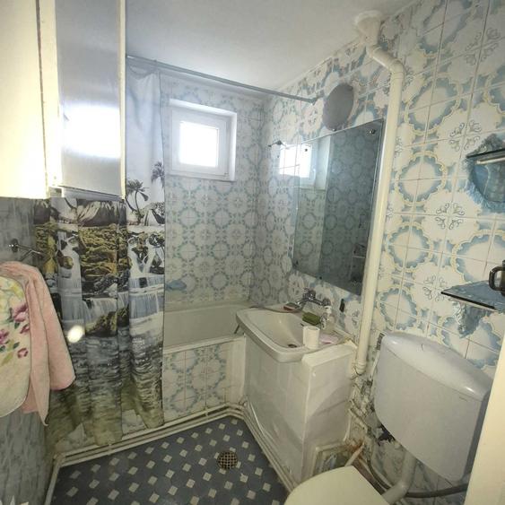 Apartament cu 3 camere decomandat în Crâng