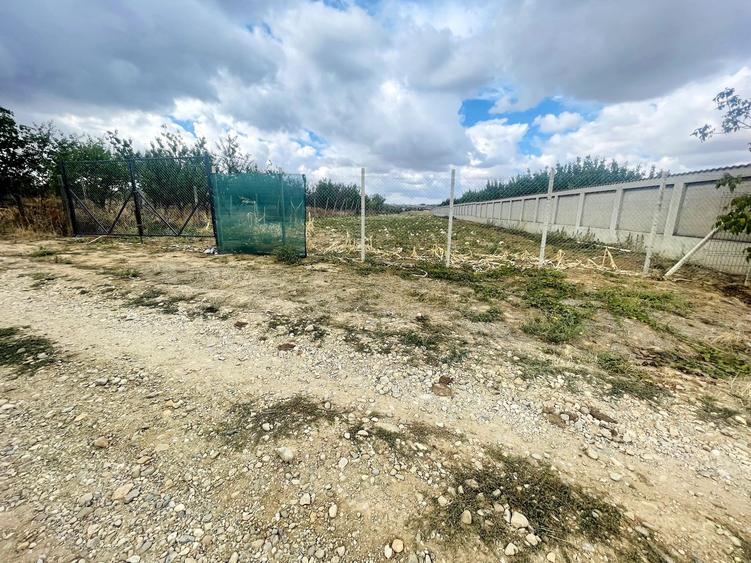 Teren Construcții intravilan de 2200 mp, în Paleu