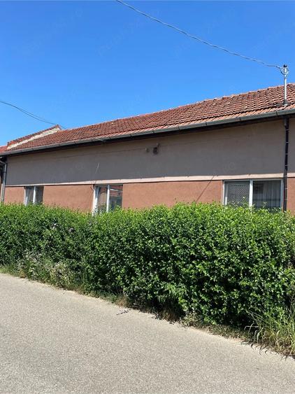 Casă cu Teren 930 Mp în Central