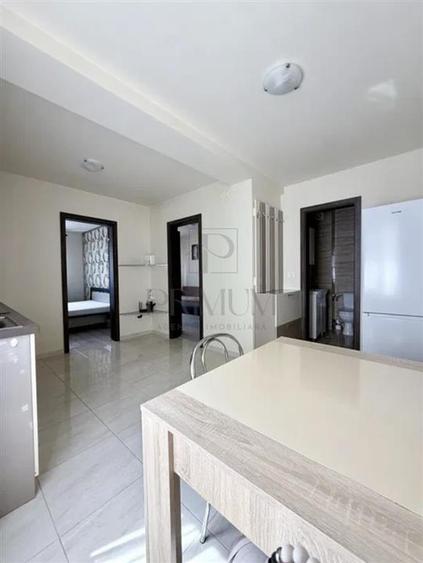 Apartament cu 3 camere semidecomandat în Lipovei