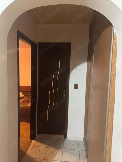 Apartament cu 2 camere decomandat în Broșteni