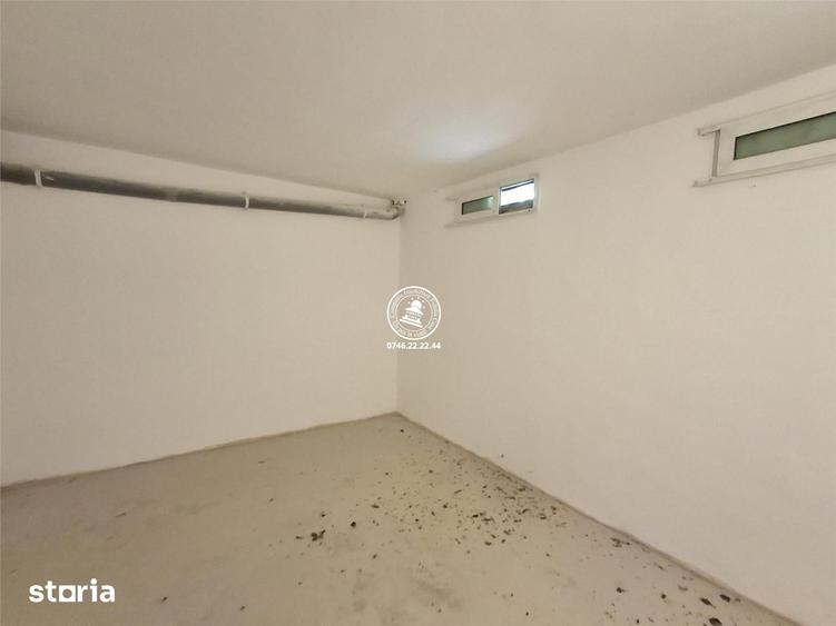 Casă cu 6 camere cu Teren 500 Mp în Păcurari