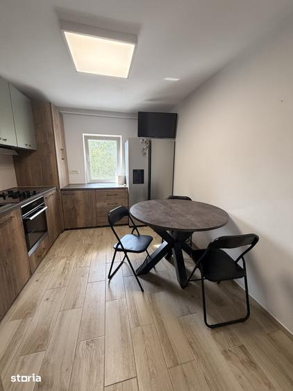 Apartament cu 4 camere în Mărăști