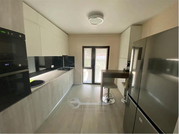 Duplex cu 4 camere cu Teren 250 Mp în Bucium