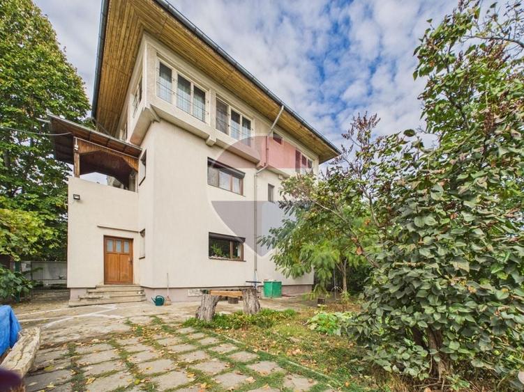 Casă individuală cu 5 camere cu Teren 3200 Mp în Chiajna