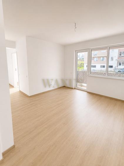 Apartament cu 3 camere semidecomandat în Florești