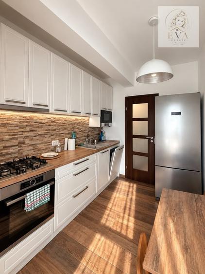 Apartament cu 3 camere decomandat în Metalurgiei