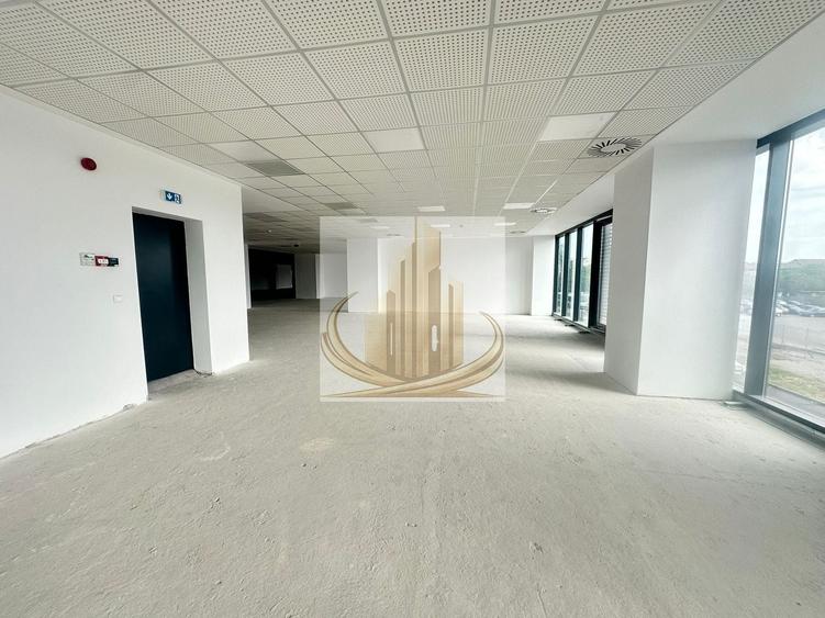 Spațiu comercial, de 4,000 mp, în Complex Studențesc