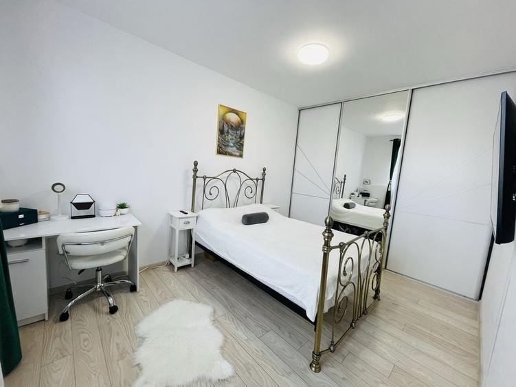Apartament cu 2 camere semidecomandat în Florești