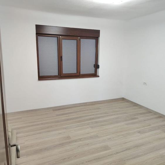 Spațiu comercial, de 1,080 mp, în Bujac