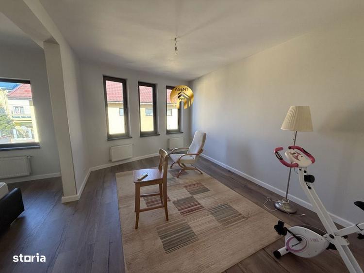 Casă cu 5 camere cu Teren 500 Mp în Central